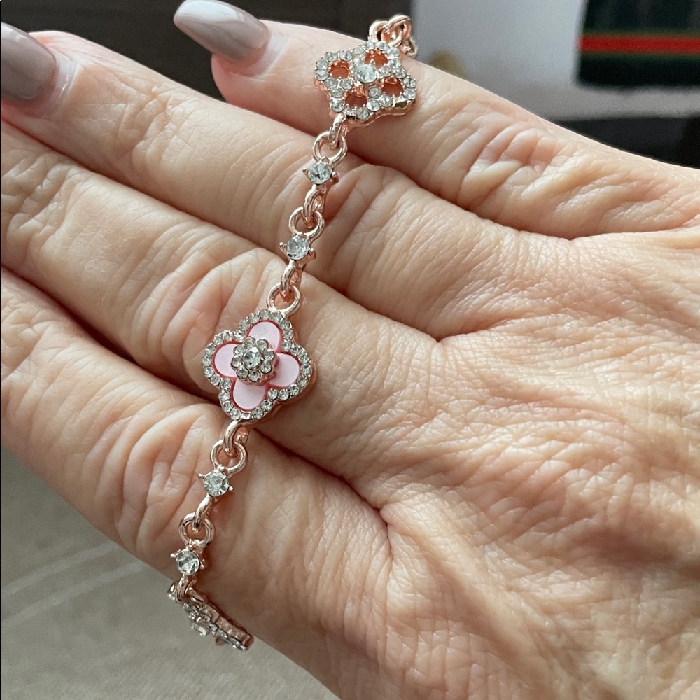 ✨🎉🎉Rose Gold Bling Pink Flower Slider Bracelet✨NEW - Picture 3 of 6